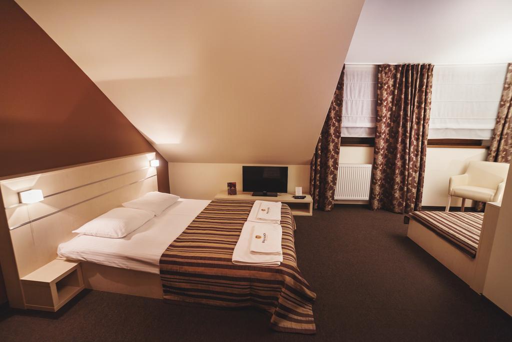 Biala Akacja Resort & Business Prudnik Kamer foto