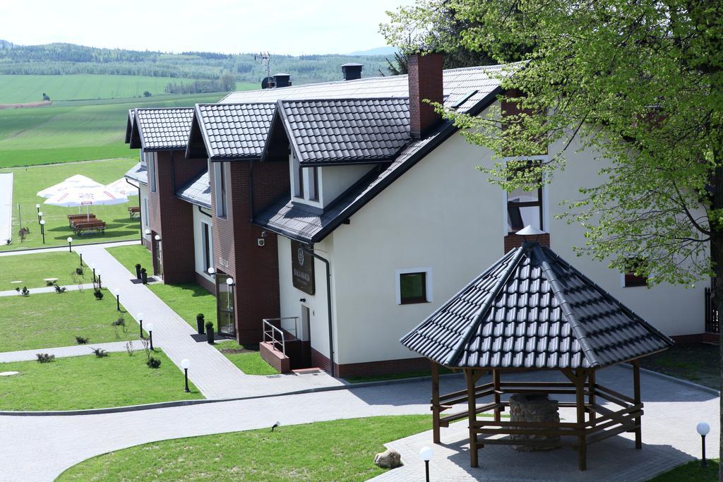 Biala Akacja Resort & Business Prudnik Buitenkant foto