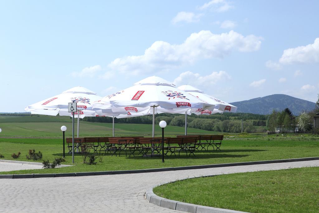 Biala Akacja Resort & Business Prudnik Buitenkant foto