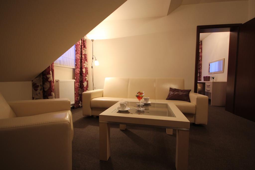 Biala Akacja Resort & Business Prudnik Kamer foto